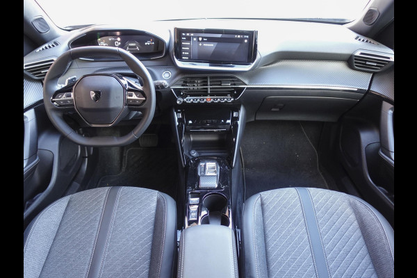 Peugeot 2008 1.2 PureTech 130pk Automaat Allure | DEMO ! | Navigatie | Apple Carplay/Android Auto | 360 camera | Parkeersensoren | Blind Spot Assist | Adaptive Cruise Control | Stoelverwarming | Getinte ramen | Climate Control