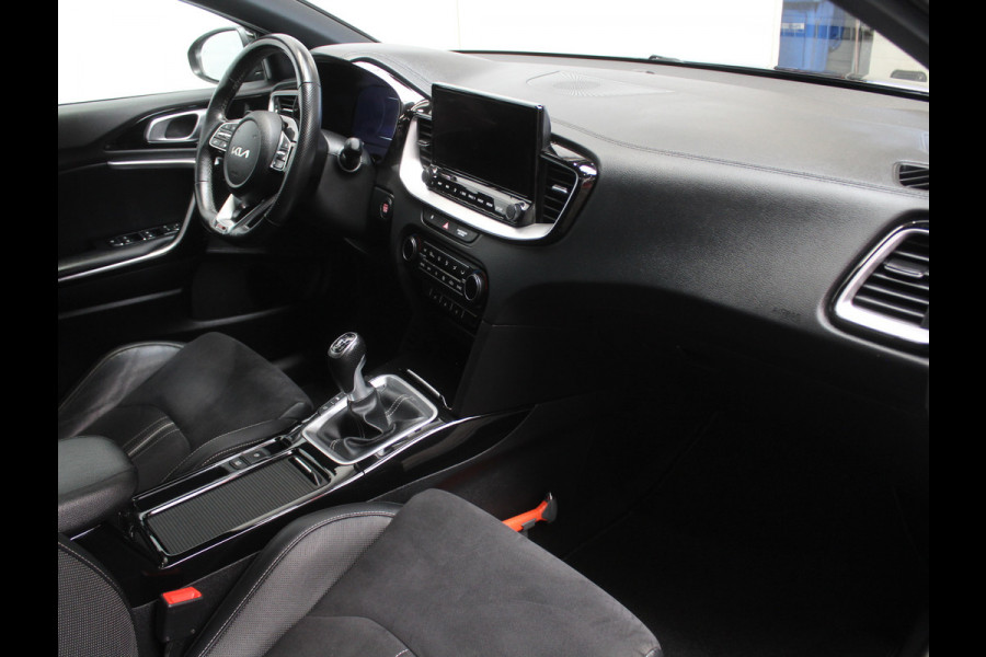 Kia ProCeed 1.5 T-GDi GT-Line CAMERA | CARPLAY | CLIMATE | STOEL/STUUR VERW | LED | LMV17 | 1/2LEER | NAVI | PANODAK | ADAP.CRUISE | ELEC.A.