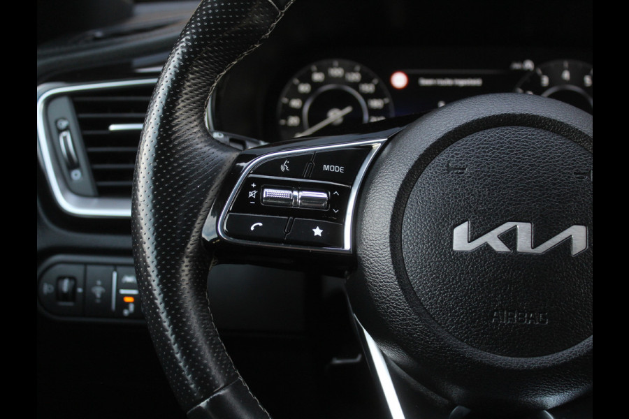 Kia ProCeed 1.5 T-GDi GT-Line CAMERA | CARPLAY | CLIMATE | STOEL/STUUR VERW | LED | LMV17 | 1/2LEER | NAVI | PANODAK | ADAP.CRUISE | ELEC.A.