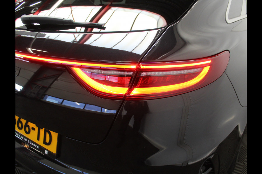 Kia ProCeed 1.5 T-GDi GT-Line CAMERA | CARPLAY | CLIMATE | STOEL/STUUR VERW | LED | LMV17 | 1/2LEER | NAVI | PANODAK | ADAP.CRUISE | ELEC.A.