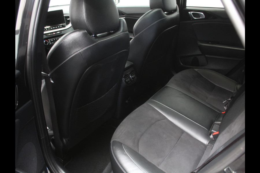 Kia ProCeed 1.5 T-GDi GT-Line CAMERA | CARPLAY | CLIMATE | STOEL/STUUR VERW | LED | LMV17 | 1/2LEER | NAVI | PANODAK | ADAP.CRUISE | ELEC.A.