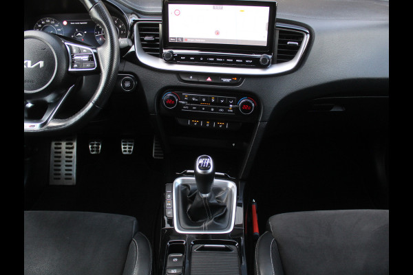 Kia ProCeed 1.5 T-GDi GT-Line CAMERA | CARPLAY | CLIMATE | STOEL/STUUR VERW | LED | LMV17 | 1/2LEER | NAVI | PANODAK | ADAP.CRUISE | ELEC.A.