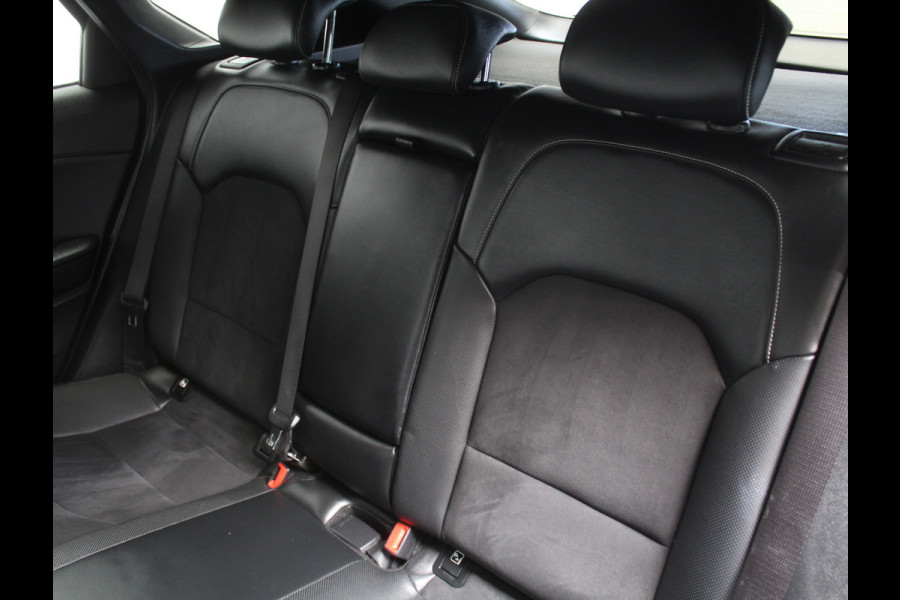 Kia ProCeed 1.5 T-GDi GT-Line CAMERA | CARPLAY | CLIMATE | STOEL/STUUR VERW | LED | LMV17 | 1/2LEER | NAVI | PANODAK | ADAP.CRUISE | ELEC.A.