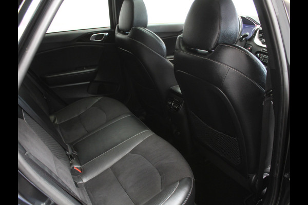 Kia ProCeed 1.5 T-GDi GT-Line CAMERA | CARPLAY | CLIMATE | STOEL/STUUR VERW | LED | LMV17 | 1/2LEER | NAVI | PANODAK | ADAP.CRUISE | ELEC.A.