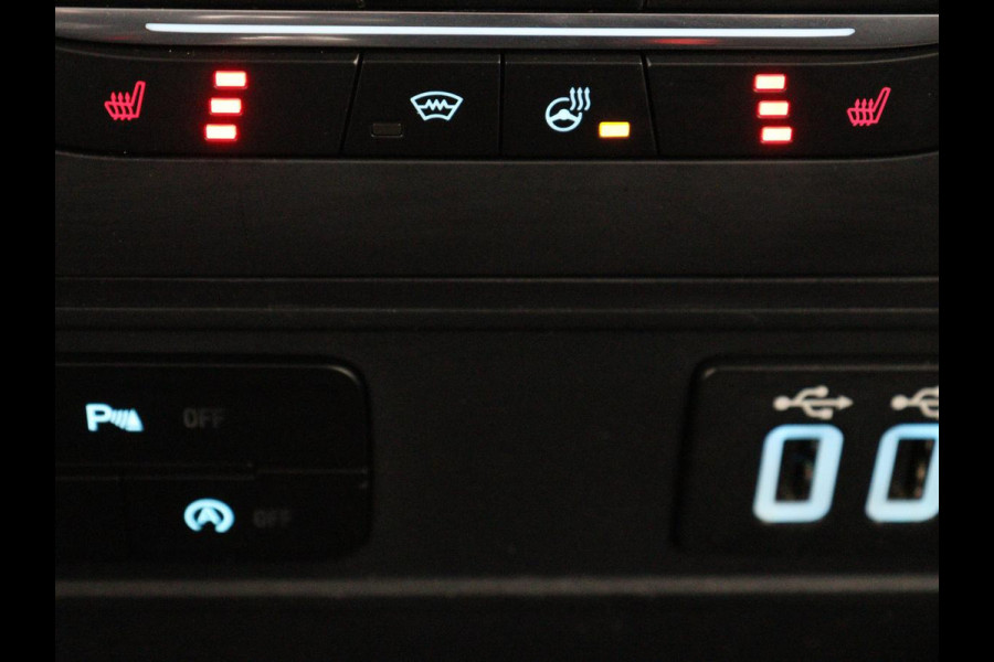 Ford EcoSport 1.0 EcoBoost ST-Line | Stoel & stuurverwarming | Camera | Leder/Alcantara | Navigatie | Dodehoek detectie | Keyless | Climate control | Parkeerhulp | Cruise control | Bluetooth