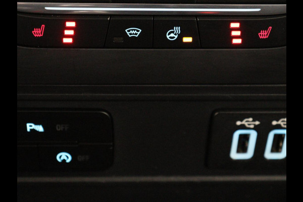 Ford EcoSport 1.0 EcoBoost ST-Line | Stoel & stuurverwarming | Camera | Leder/Alcantara | Navigatie | Dodehoek detectie | Keyless | Climate control | Parkeerhulp | Cruise control | Bluetooth