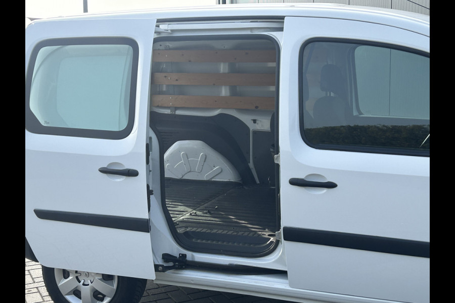Renault Kangoo 1.2 TCe 115 PK BENZINE !! / BPM VRIJ / L1H1 / 43.891 KM !! / 1e EIG. / TREKHAAK / CAMERA / AIRCO / CRUISE / NAVI