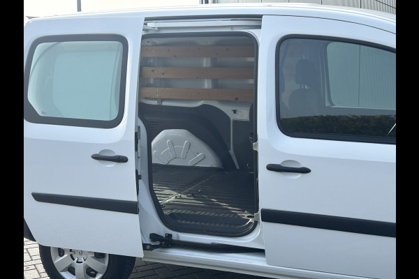 Renault Kangoo 1.2 TCe 115 PK BENZINE !! / BPM VRIJ / L1H1 / 43.891 KM !! / 1e EIG. / TREKHAAK / CAMERA / AIRCO / CRUISE / NAVI