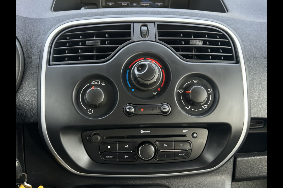 Renault Kangoo 1.2 TCe 115 PK BENZINE !! / BPM VRIJ / L1H1 / 43.891 KM !! / 1e EIG. / TREKHAAK / CAMERA / AIRCO / CRUISE / NAVI