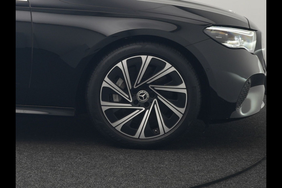 Mercedes-Benz E-Klasse Estate 300 e Luxury Line PHEV 313pk Dealer O.H | Luchtvering | Trekhaak af Fabriek | Lederen Comfortzetels Memory | Adaptive Cruise | Burmester 4D | Digital LED | 360 Camera | Keyless | Sfeerverlichting | Plug In Hybrid