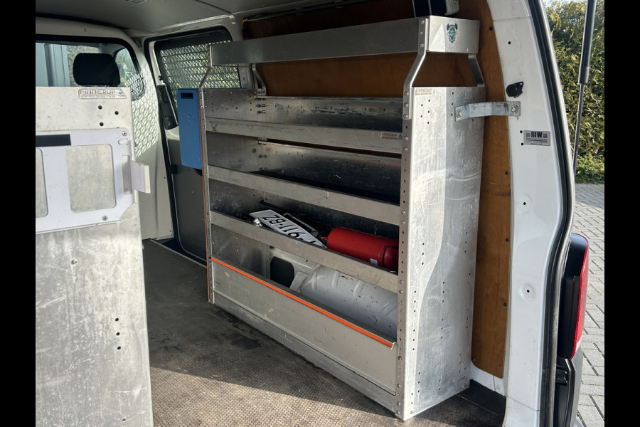 Volkswagen Transporter 2.0 TDI 150 PK 4-MOTION 6.1 / L2H1 / 1e EIG. / 4x4 / TREKHAAK / ACHTERKLEP / INRICHTING / AIRCO / CRUISE / NAVI / APPLE CARPLAY