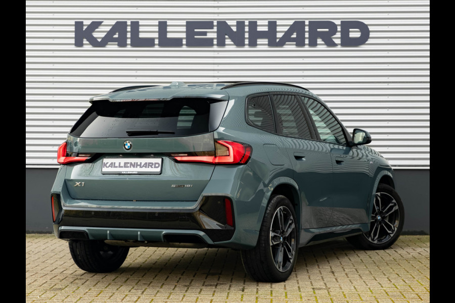 BMW X1 sDrive18i M-Sport - Pano - Trekhaak - Memoryzetel - Harman Kardon