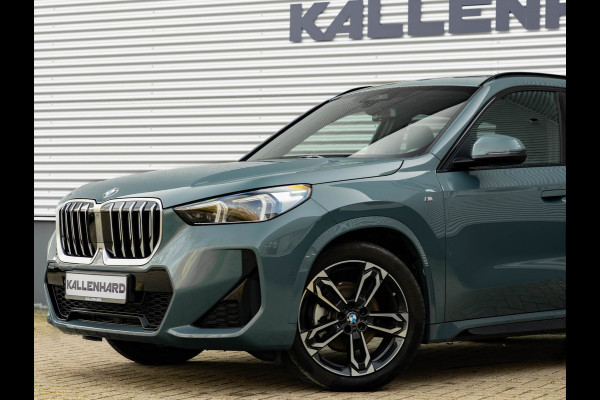 BMW X1 sDrive18i M-Sport - Pano - Trekhaak - Memoryzetel - Harman Kardon