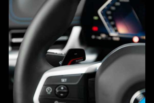 BMW X1 sDrive18i M-Sport - Pano - Trekhaak - Memoryzetel - Harman Kardon