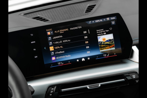 BMW X1 sDrive18i M-Sport - Pano - Trekhaak - Memoryzetel - Harman Kardon