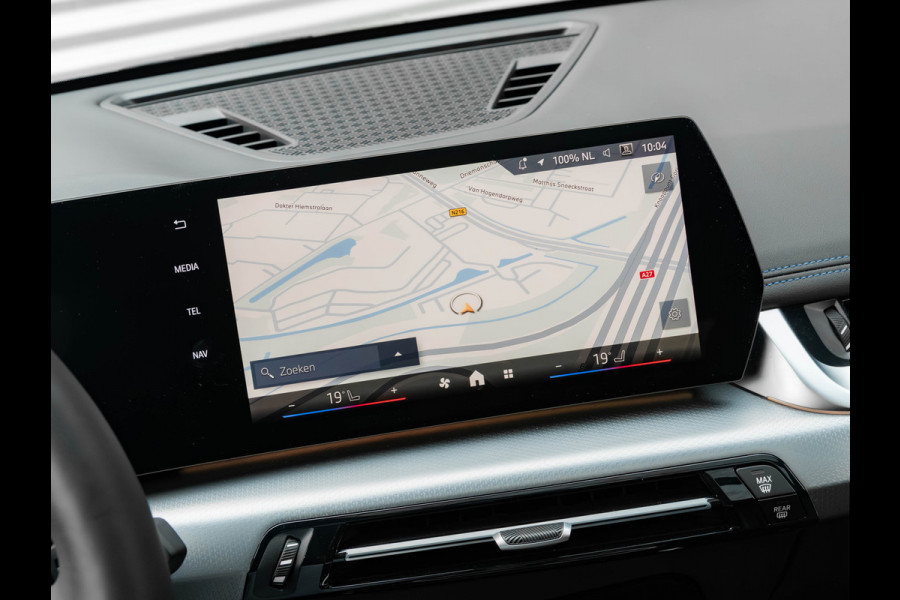 BMW X1 sDrive18i M-Sport - Pano - Trekhaak - Memoryzetel - Harman Kardon