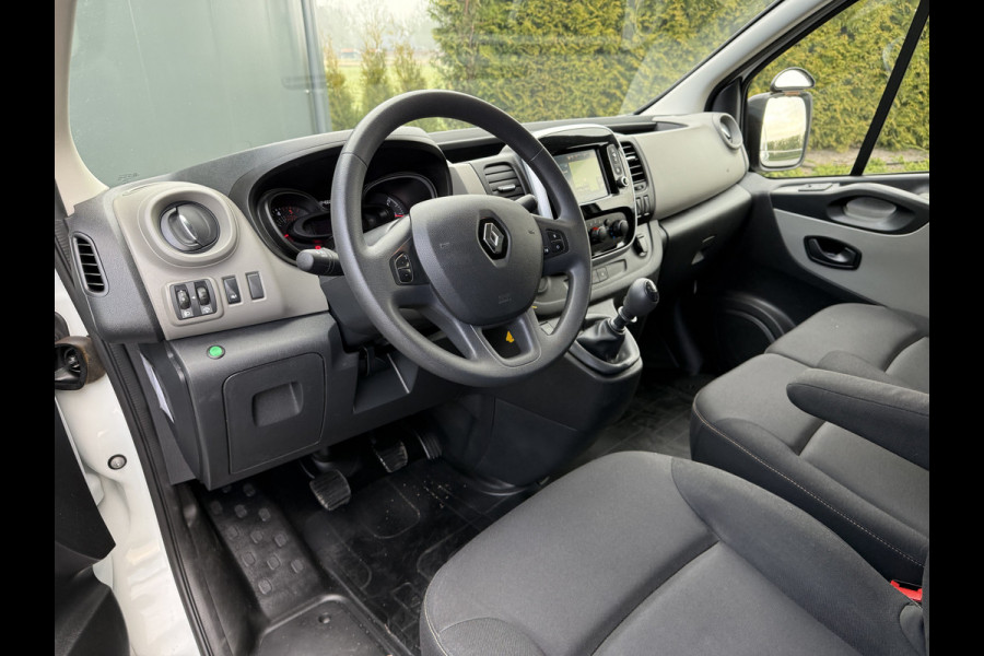 Renault Trafic 1.6 dCi 126 PK / L1H1 / 1e EIG. / TREKHAAK / AIRCO / CRUISE / NAVI / 3-ZITS