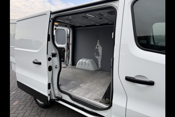 Renault Trafic 1.6 dCi 126 PK / L1H1 / 1e EIG. / TREKHAAK / AIRCO / CRUISE / NAVI / 3-ZITS