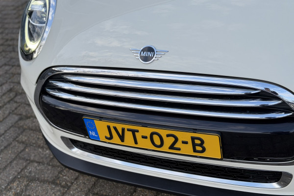MINI Cabrio 1.5 Cooper Chili | Harman Kardon | Stoelverwarming | Sportstoelen | Comfort Access | PDC V+A