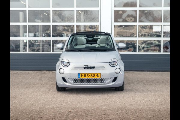 Fiat 500E Cabrio La Prima 42 kWh | 17% Bijtelling | Clima | Cruise | Leder | 17" | Priv Glass | Winter Pack | JBL Sound | BSM | Apple Carplay