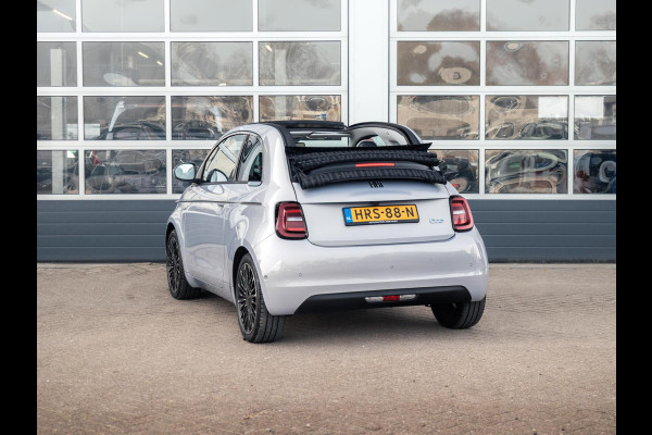 Fiat 500E Cabrio La Prima 42 kWh | 17% Bijtelling | Clima | Cruise | Leder | 17" | Priv Glass | Winter Pack | JBL Sound | BSM | Apple Carplay