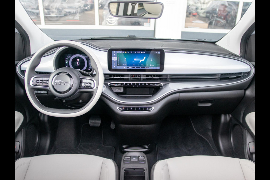 Fiat 500E Cabrio La Prima 42 kWh | 17% Bijtelling | Clima | Cruise | Leder | 17" | Priv Glass | Winter Pack | JBL Sound | BSM | Apple Carplay