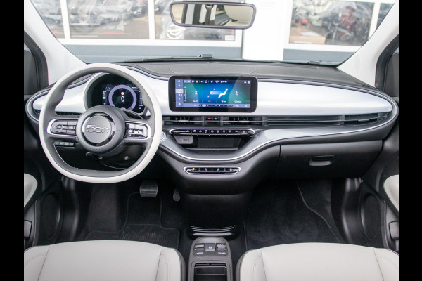 Fiat 500E Cabrio La Prima 42 kWh | 17% Bijtelling | Clima | Cruise | Leder | 17" | Priv Glass | Winter Pack | JBL Sound | BSM | Apple Carplay