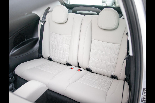 Fiat 500E Cabrio La Prima 42 kWh | 17% Bijtelling | Clima | Cruise | Leder | 17" | Priv Glass | Winter Pack | JBL Sound | BSM | Apple Carplay