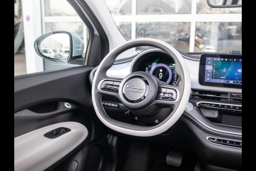 Fiat 500E Cabrio La Prima 42 kWh | 17% Bijtelling | Clima | Cruise | Leder | 17" | Priv Glass | Winter Pack | JBL Sound | BSM | Apple Carplay