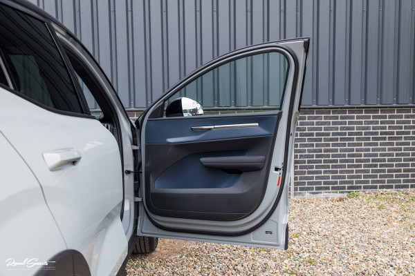 Volvo EX30 Cross Country Twin Motor Performance Ultra 69 kWh | Nieuw | Adaptieve cruise | Panorama dak | Harman Kardon | Memory | Blis |