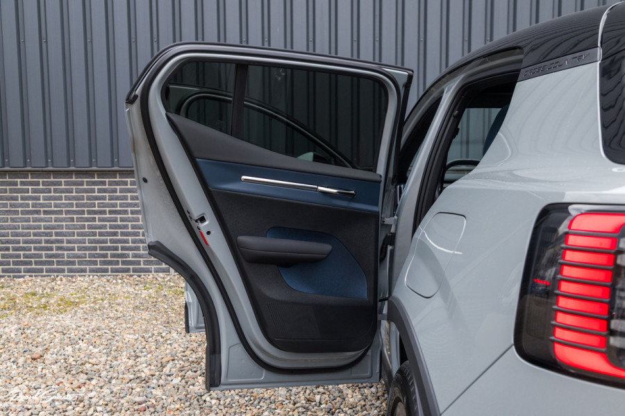 Volvo EX30 Cross Country Twin Motor Performance Ultra 69 kWh | Nieuw | Adaptieve cruise | Panorama dak | Harman Kardon | Memory | Blis |