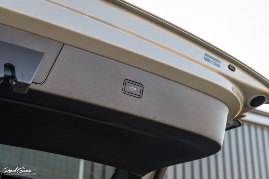 Volvo EX30 Cross Country Twin Motor Performance Ultra 69 kWh | Nieuw | Adaptieve cruise | Panorama dak | Harman Kardon | Memory | Blis |