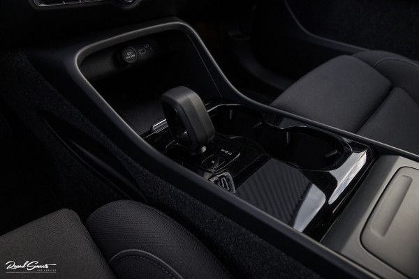 Volvo XC40 Recharge Plus | Adaptieve cruise | Blis | 19 Inch | Full LED |