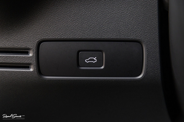 Volvo XC40 Recharge Plus | Adaptieve cruise | Blis | 19 Inch | Full LED |