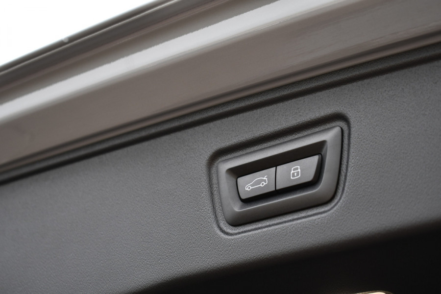 BMW 5 Serie Touring M5 Pano M-Driver Co-Pilot Trekh Alc-hemel B&W