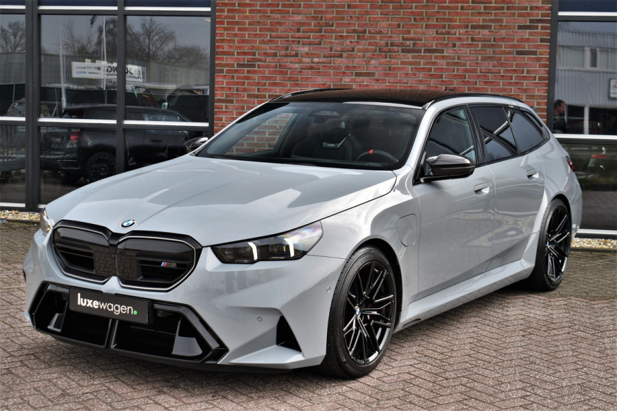 BMW 5 Serie Touring M5 Pano M-Driver Co-Pilot Trekh Alc-hemel B&W