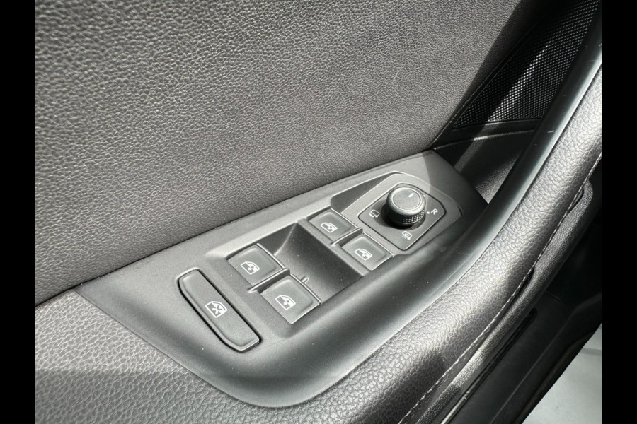 Volkswagen Passat 2.0 TDI Business Edition R l ACC l PANO l XENON