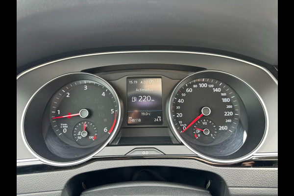 Volkswagen Passat 2.0 TDI Business Edition R l ACC l PANO l XENON