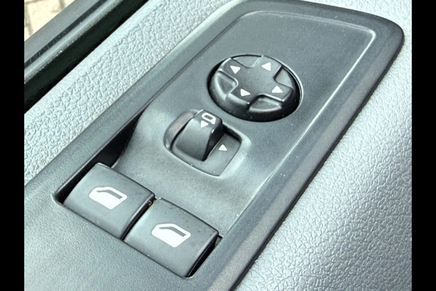 Peugeot e-Expert Standard Pro 75 kWh SOH 97%, 2x Schuifdeur, Camera, Stoelverwarming