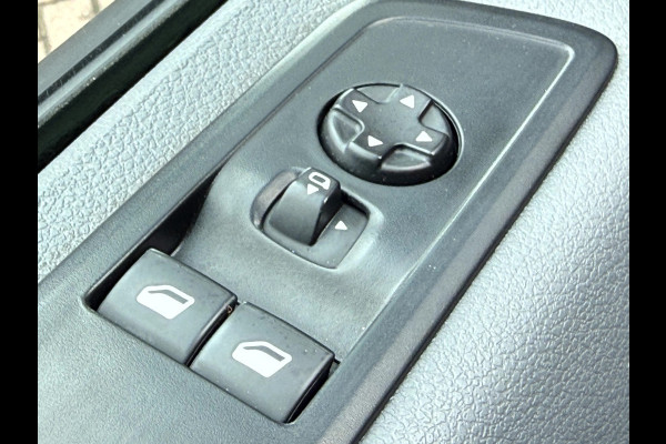 Peugeot e-Expert Standard Pro 75 kWh SOH 97%, 2x Schuifdeur, Camera, Stoelverwarming