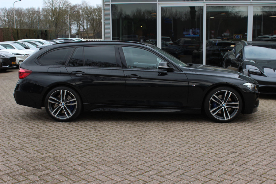 BMW 3 Serie Touring 320i M Sport Edition / Panoramadak / Camera / Head-up / Leder / Keyless / 18'' / Navigatie / Stoelverwarming / DAB / Cruise Control
