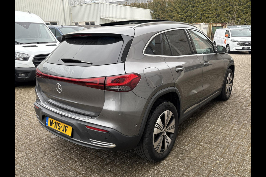 Mercedes-Benz EQA 250 Business Solution Luxury 67 kWh | 95% SOH | Wegklapbare Trekhaak | Panoramadak | Stoelverwarming | Elek. Kofferklep |