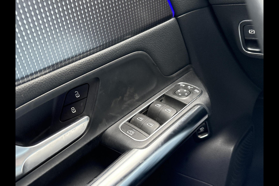 Mercedes-Benz EQA 250 Business Solution Luxury 67 kWh | 95% SOH | Wegklapbare Trekhaak | Panoramadak | Stoelverwarming | Elek. Kofferklep |