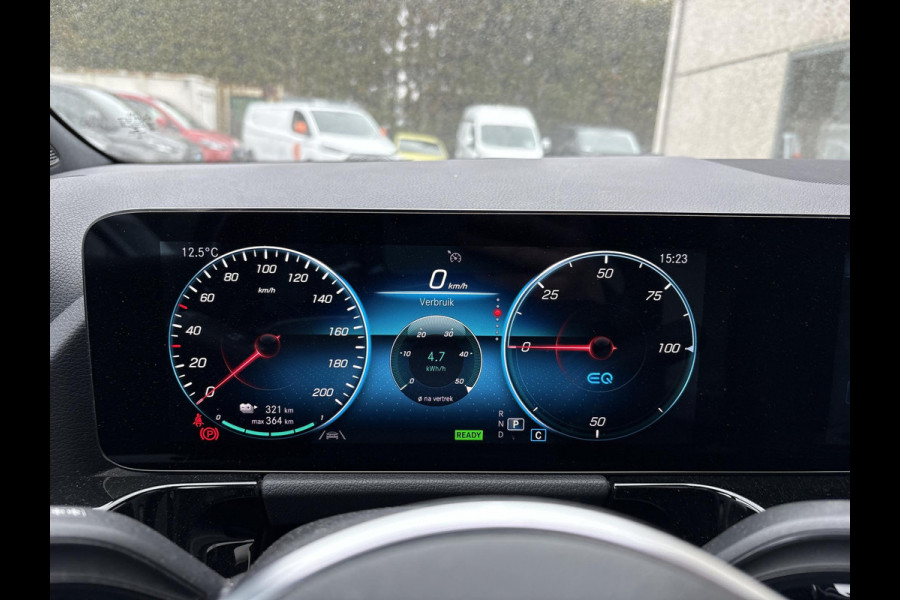 Mercedes-Benz EQA 250 Business Solution Luxury 67 kWh | 95% SOH | Wegklapbare Trekhaak | Panoramadak | Stoelverwarming | Elek. Kofferklep |