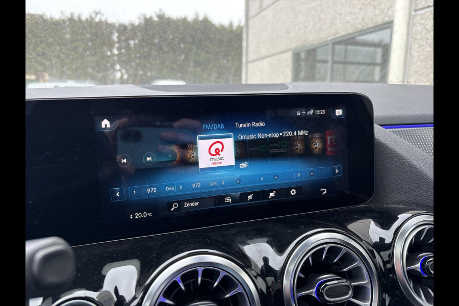 Mercedes-Benz EQA 250 Business Solution Luxury 67 kWh | 95% SOH | Wegklapbare Trekhaak | Panoramadak | Stoelverwarming | Elek. Kofferklep |