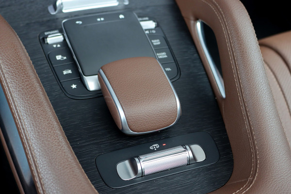 Mercedes-Benz GLE 400 e 4MATIC AMG Line | Luchtvering | Distronic | Trekhaak | Panoramadak | HUD | Verwarmd Stuurwiel | Soft-Close | Burmester | Stoelventilatie | Surround Camera | Keyless Go |