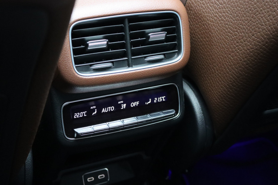 Mercedes-Benz GLE 400 e 4MATIC AMG Line | Luchtvering | Distronic | Trekhaak | Panoramadak | HUD | Verwarmd Stuurwiel | Soft-Close | Burmester | Stoelventilatie | Surround Camera | Keyless Go |