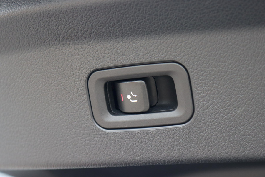 Mercedes-Benz GLE 400 e 4MATIC AMG Line | Luchtvering | Distronic | Trekhaak | Panoramadak | HUD | Verwarmd Stuurwiel | Soft-Close | Burmester | Stoelventilatie | Surround Camera | Keyless Go |