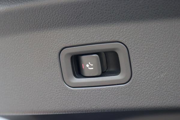 Mercedes-Benz GLE 400 e 4MATIC AMG Line | Luchtvering | Distronic | Trekhaak | Panoramadak | HUD | Verwarmd Stuurwiel | Soft-Close | Burmester | Stoelventilatie | Surround Camera | Keyless Go |