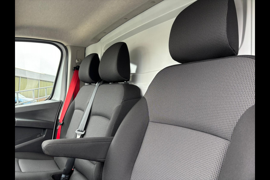 Renault Trafic T30 L2H1 150PK AUTOMAAT RED EDITION LED AIRCO CRUISE CONTROL CAMERA NAVIGATIE CARPLAY TREKHAAK